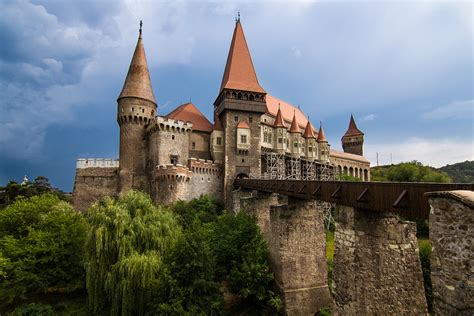 what country is corvin castle romania